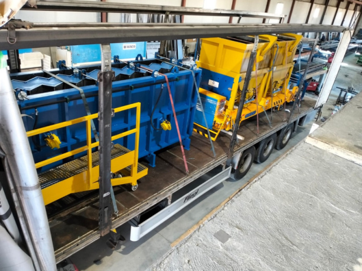 Molde de escalera doble para prefabricados de hormigón y carro de 12 toneladas para el transporte de hormigón