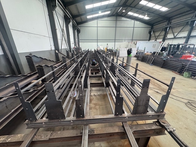 Pista universal pretensada de 700 toneladas en PN PRECAST